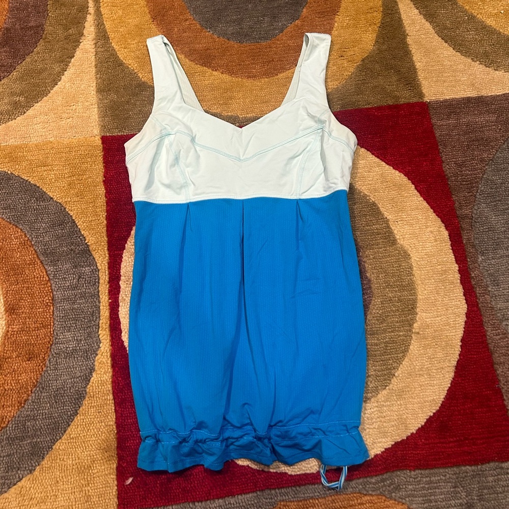 Lululemon Run Tame Me Tank Top Blue Two Tone Luxtreme Material Size 8